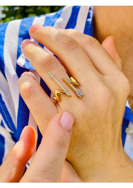 Altın Renk Zirkon Taşlı Zigzag Model Ayarlanabilir Ok Yüzük modelleri