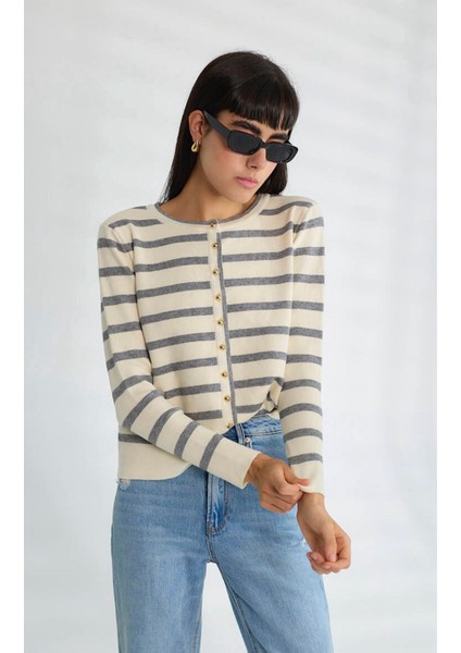 Taş-Gri Çizgili Hırka fırsatları