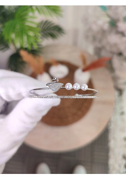 Kadın Zirkon ve Inci Taşlı Kuğu Model Bileklik