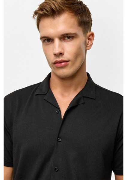 Siyah Slim Fitilli Apaş Yaka Gömlek fırsatları