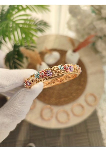 Kadın Mineli Renkli Çiçek Desen Vintage Bileklik fiyatları