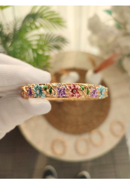 Kadın Mineli Renkli Çiçek Desen Vintage Bileklik fiyatları