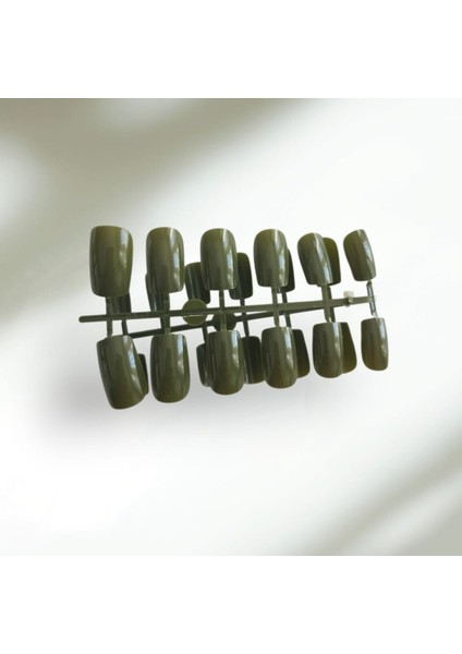 24 Adet Kare Şeklinde Orta Uzunlukta Yeşil Renk Takma Tırnak modelleri
