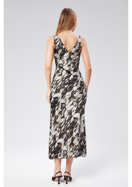 Desenli V Kesim Elbise fırsatları