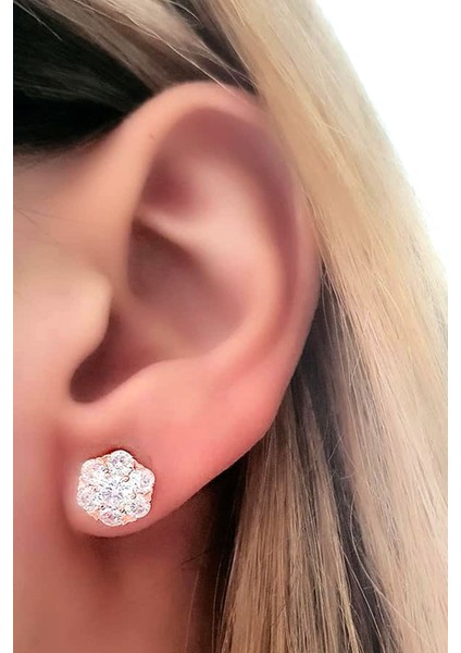 pırlanta ışıltısında zirkon taşlı gümüş rose tek taş küpe