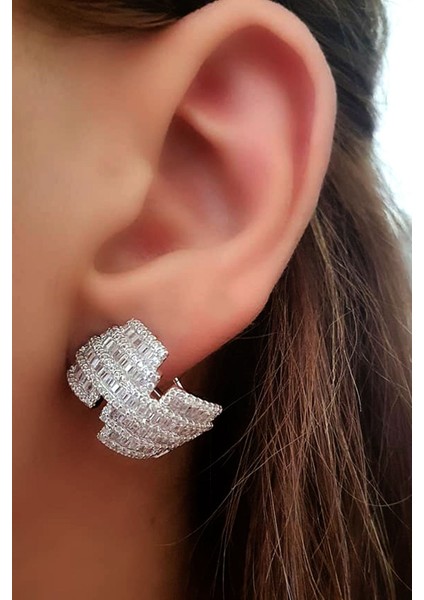 Baget kesim pırlanta ışıltısında zirkon taşlı gümüş italyan küpe fiyatları