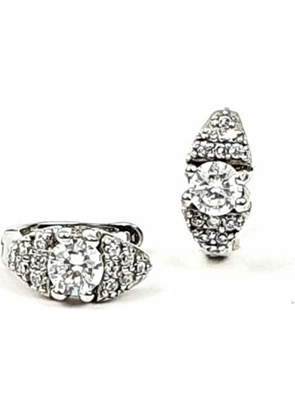 Pırlanta ışıltısında zirkon taşlı gümüş küpe