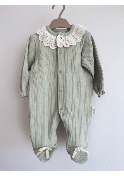 Yakası Fırfırlı Önden Çıt Çıtlı Bebek Tulumu