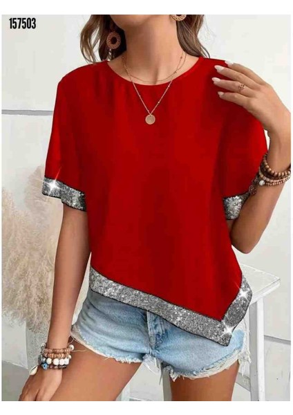 Kadın Kısa Kollu Bisiklet Yaka Asimetrik Kesim Detaylı Pul Payetli Krep Bluz, Kırmızı Gül Figürlü Kolye Hediye