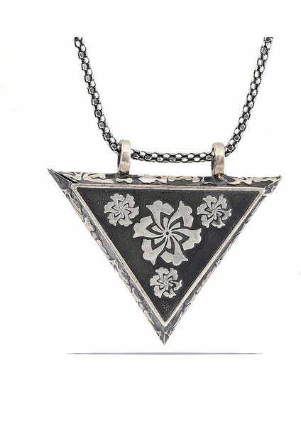 925 Ayar Gümüş Üçgen Içi Açılabilen Çiçek Muskalık Gümüş Kolye (BC-A65913)