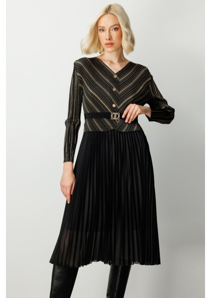 Eteği Piliseli V Yaka Elbise Siyah 04915