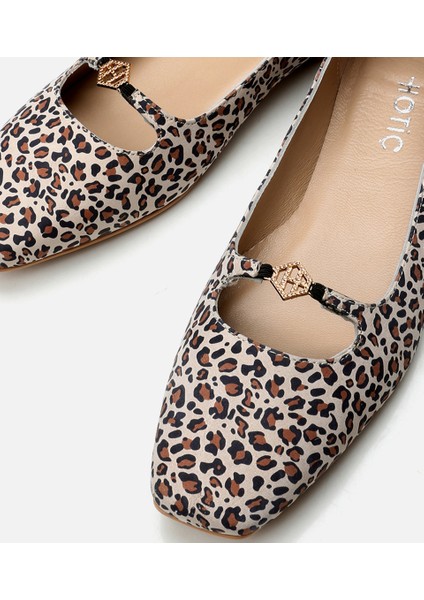 01AYH297830A319 MARY Jane Deri Leopar Desenli Kadın Babet