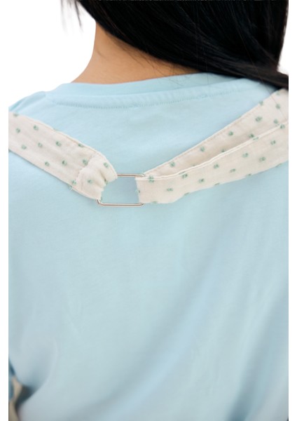 Müslin Emzirme Örtüsü – Rahat ve Pratik Anne Bebek Kullanımı