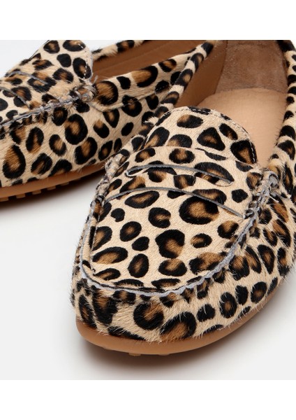 01AYH303610A133 KADIN Deri Siyah Leopar Desenli Günlük Loafer