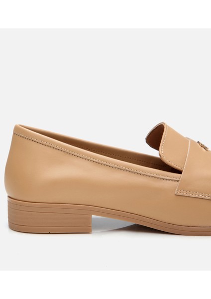 01AYH303980A330 KADIN Deri Bej Logo Detaylı Loafer