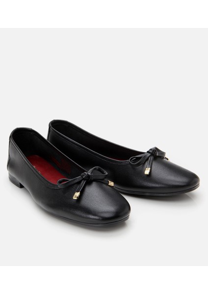 01AYH304470A100 KADIN Deri Siyah Babet