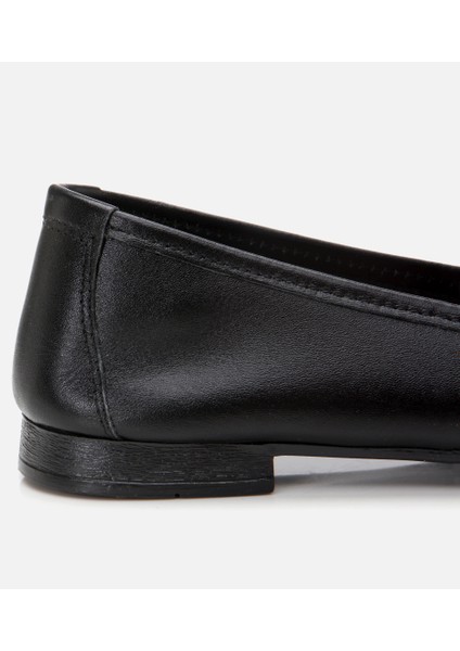 01AYH304470A100 KADIN Deri Siyah Babet