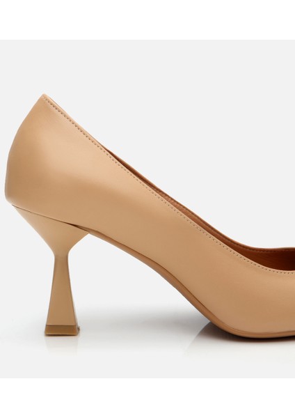 01AYH304140A330 KADIN Deri Bej Orta Topuklu Stiletto
