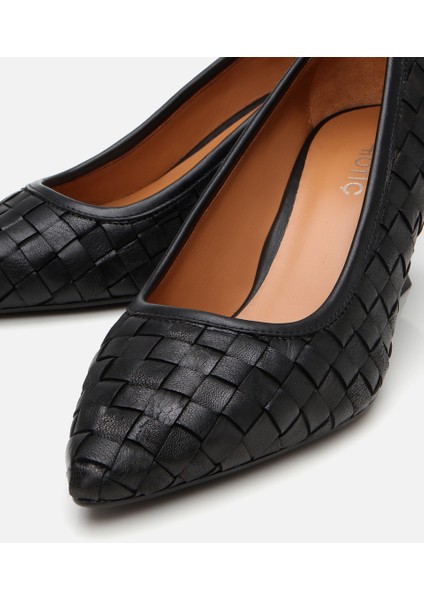 01AYH304160A100 KADIN Deri Siyah Örgü Detaylı Stiletto