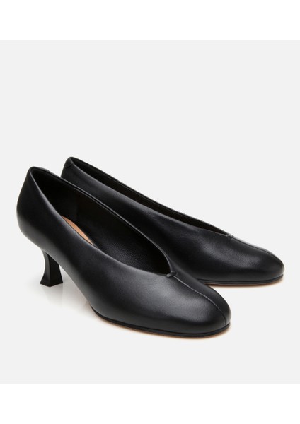 01AYH304510A100 KADIN Deri Siyah Ince Topuklu Ayakkabı