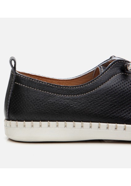 01AYH306580A100 KADIN Deri Siyah Düz Ayakkabı