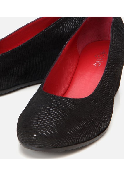 01AYH306260A100 KADIN Deri Siyah Esnek Dolgu Topuklu Ayakkabı