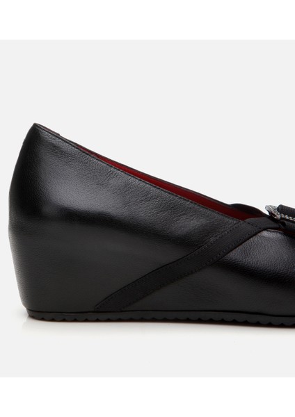 01AYH309230A100 KADIN Deri Toka Detaylı Dolgu Topuklu Ayakkabı