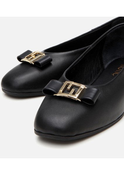 01AYH309040A100 KADIN Deri Siyah Tokalı Babet