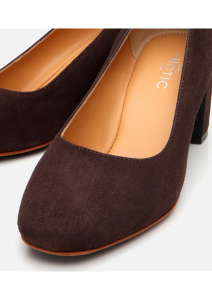 01AYH309900A480 KADIN Süet Deri Kahverengi Rahat Kalın Topuklu Ayakkabı