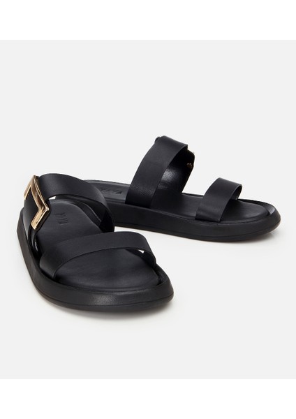 01TEY307730A103 KADIN Siyah Yaya Tokalı Düz Terlik