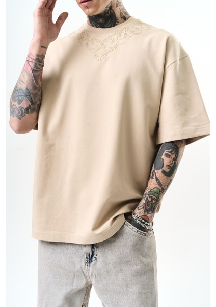 Erkek Goodly Nakışlı Oversize T-Shirt Bej indirimleri