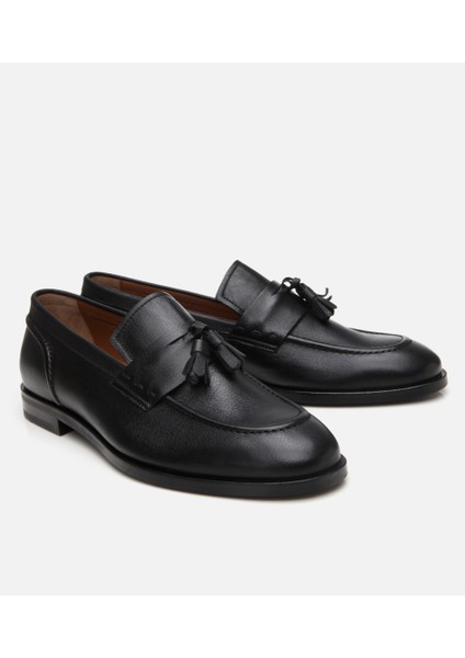 02AYH302860A100 ERKEK Deri Siyah Püskül Detaylı Klasik Loafer
