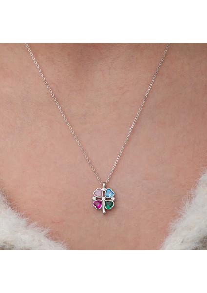 Gümüş Renkli Taşlı Kalp Figürlü Yonca Kolye (BC-D516E3) fırsatları