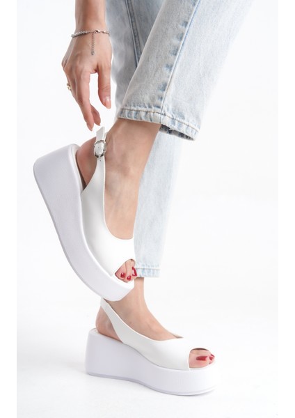 Yüksek Dolgu Taban Yanları Kapalı Tek Şerit Yazlık Kadın Sandalet Ayakkabı