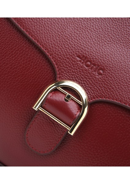 03CAH296570A780 HAKIKI Deri Bordo Kadın Çanta