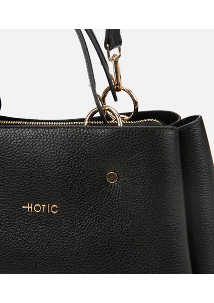 03CAH309180A100 KADIN Deri Siyah Omuz Çantası