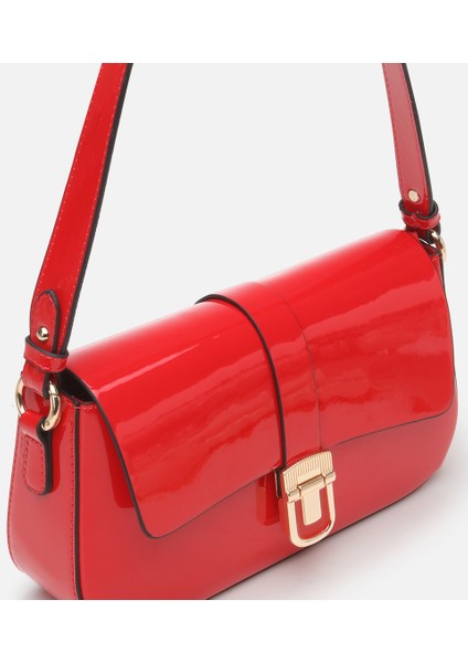 03CAH304920A750 KADIN Kırmızı Kilit Detaylı Çapraz Askılı Çanta