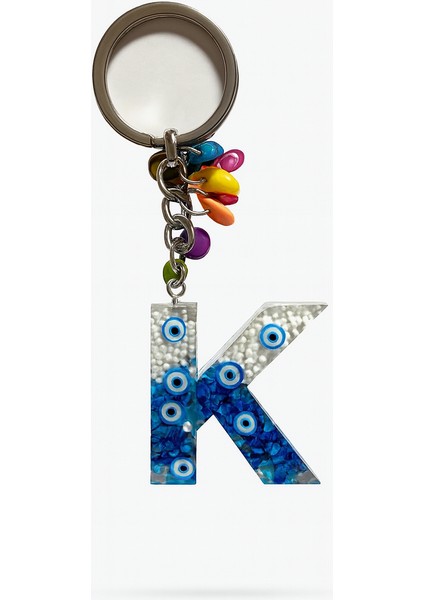 Epoksi Harf Anahtarlık – K Harfi, Nazar Boncuklu ve Renkli Charm Detaylı