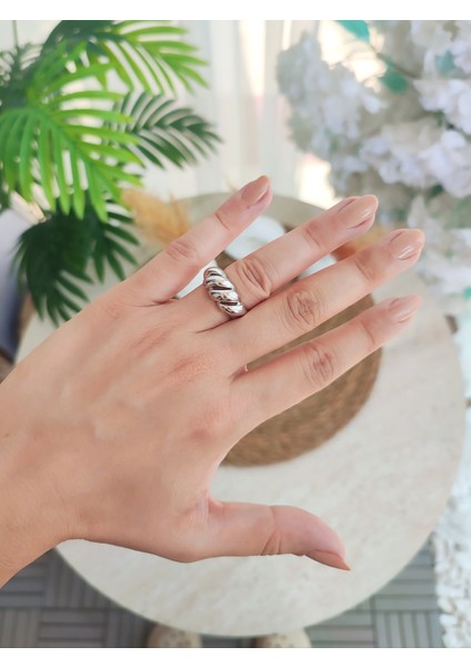 Kadın Bombeli Burgu Model Yüzük