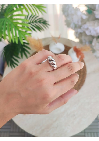 Kadın Bombeli Burgu Model Yüzük fiyatları