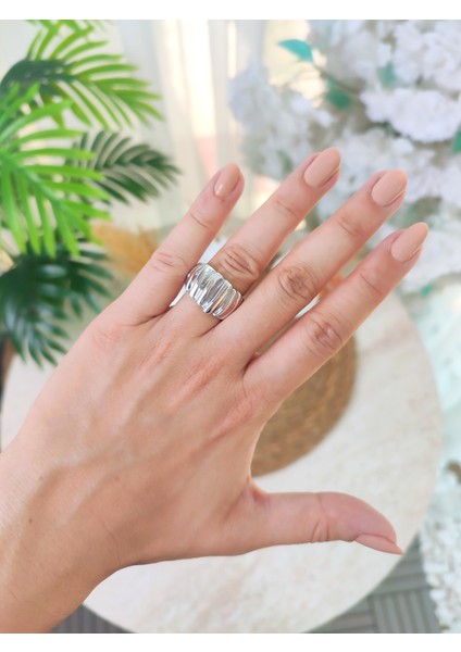 Kadın Bombeli Tırtıklı Model Yüzük fiyatları