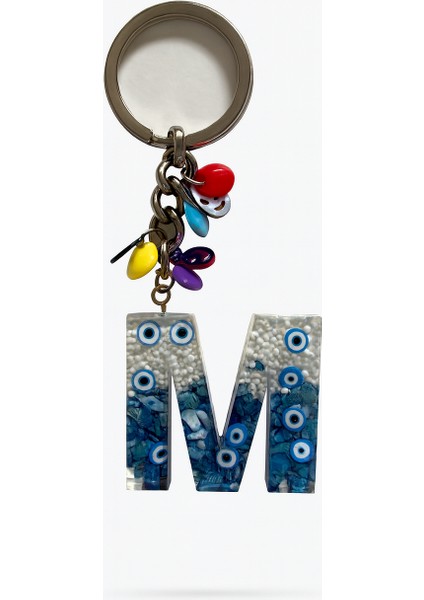 Epoksi Harf Anahtarlık – M Harfi, Nazar Boncuklu ve Renkli Charm Detaylı