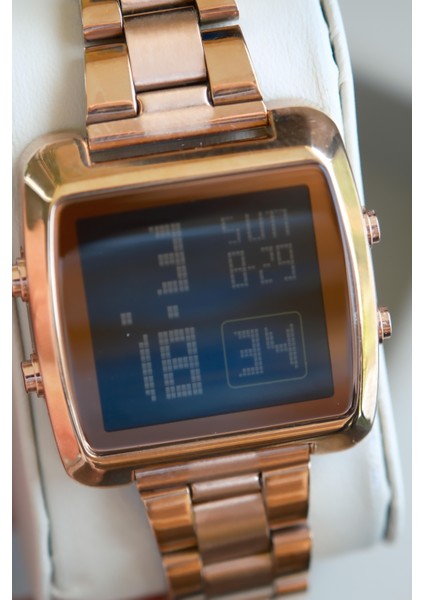 DIGITAL LED ROSE GOLD KOL SAATİ