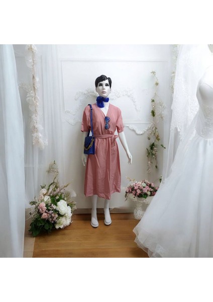 Kruvaze Yaka Kemer Detaylı Yazlık Elbise