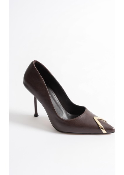 Nivora Kadın Siyah Deri Gold Aksesuarlı Sivri Burun Yüksek İnce Topuklu Ayakkabı Stiletto(9.5CM) modelleri