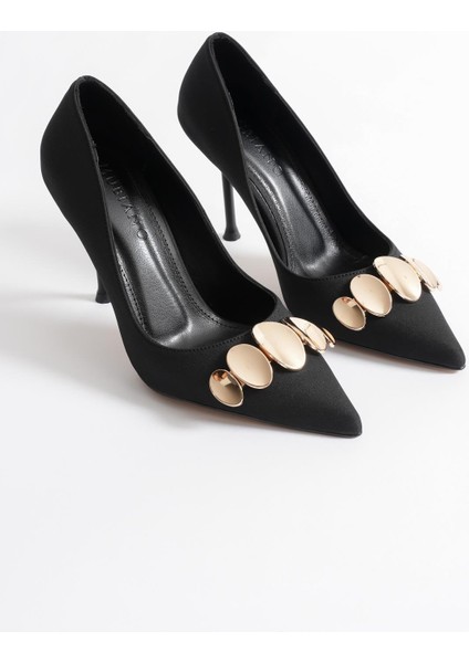 Aveline Kadın Siyah Nubuk Gold Aksesuarlı Sivri Burun Yüksek Ince Topuklu Ayakkabı Stiletto (9.5cm)