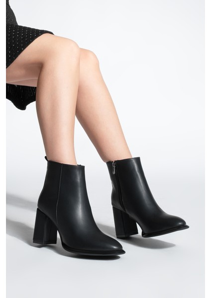 Kadın Dikiş Detaylı Kalın Topuklu Bot Kanis Siyah fırsatları