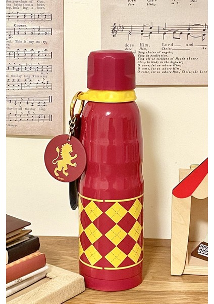 Harry Potter Lisanslı Charmlı Termos 600 ml - Gryffindor fiyatları