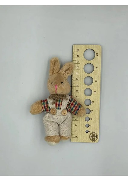 1 Adet - 14 cm Elbiseli Tulumlu Tavşan Peluş Oyuncak Anahtarlık Hediyelik fiyatları