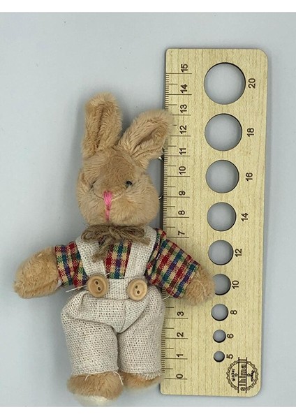 1 Adet - 14 cm Elbiseli Tulumlu Tavşan Peluş Oyuncak Anahtarlık Hediyelik indirimleri